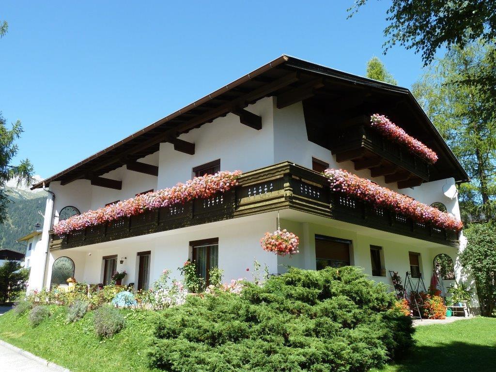 Pension Holzmann Leutasch Exterior foto