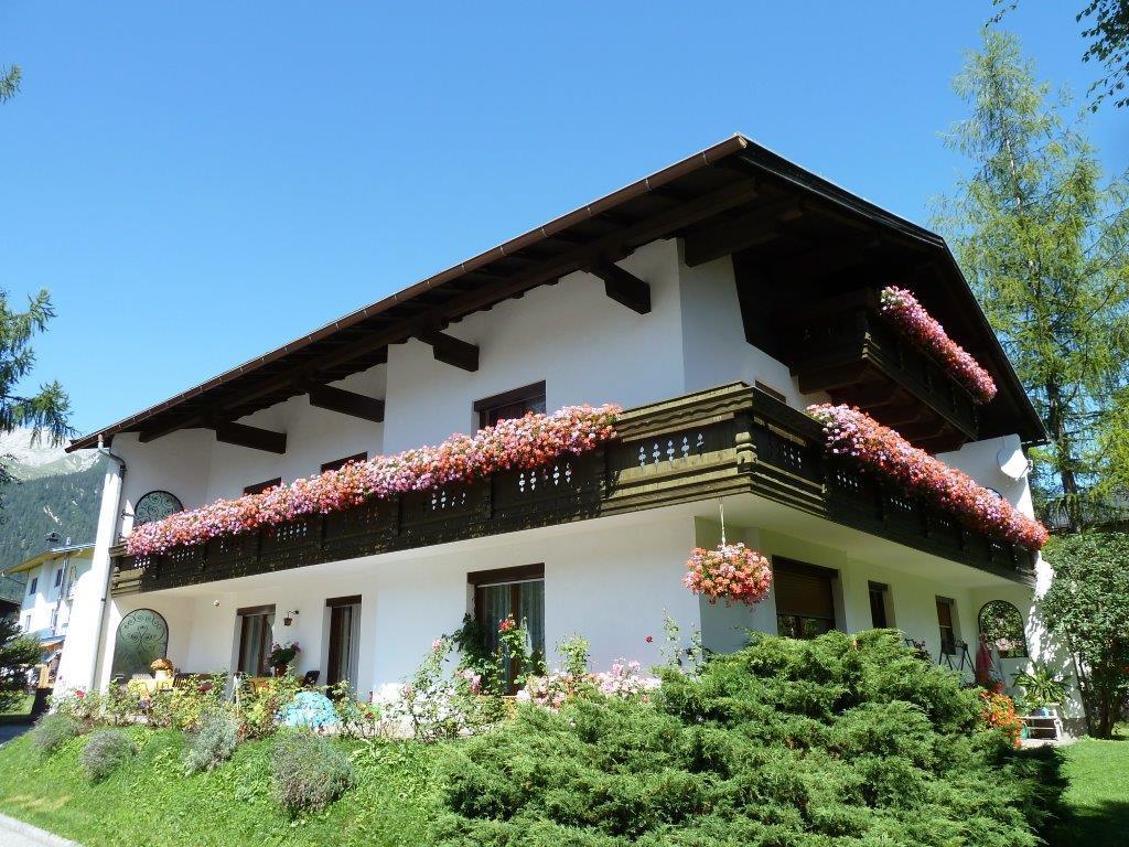 Pension Holzmann Leutasch Exterior foto